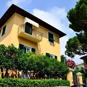 https://locanda-villa-moderna.hotelitalianriviera.com